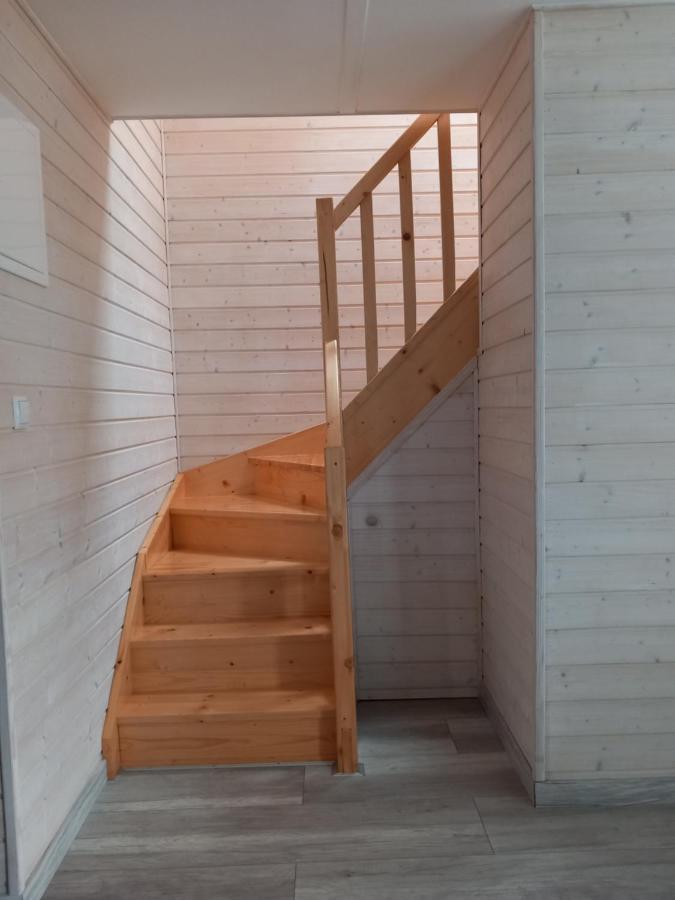 Na Komandorskiej Drewniane Apartment