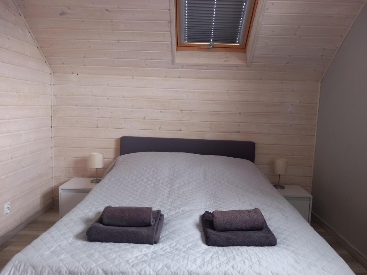 Apartment Na Komandorskiej Drewniane
